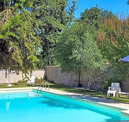 Logis Des Bessons Bed & Breakfast Migron