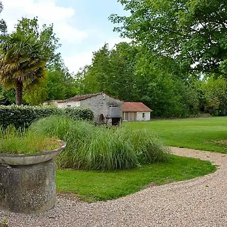 Bed & Breakfast Logis Des Bessons 3*
