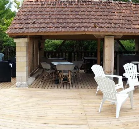 Bed & Breakfast Logis Des Bessons 3*