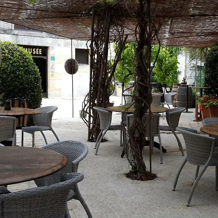 Logis Des Bessons Couette-café Migron